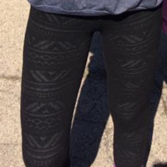 MUDD black Aztec print pants in search of!